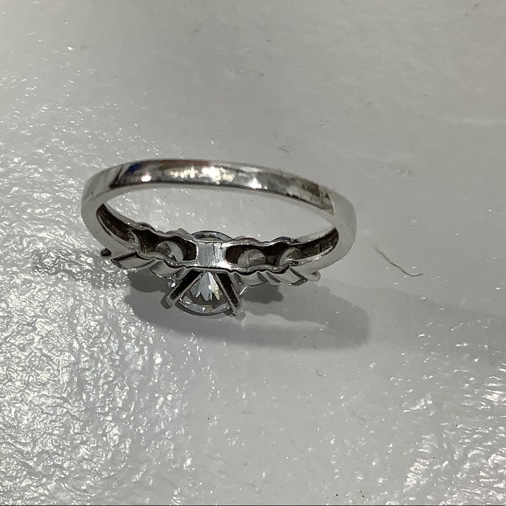 925 Sterling  CZ Ring 5 stones - Picture 12 of 17